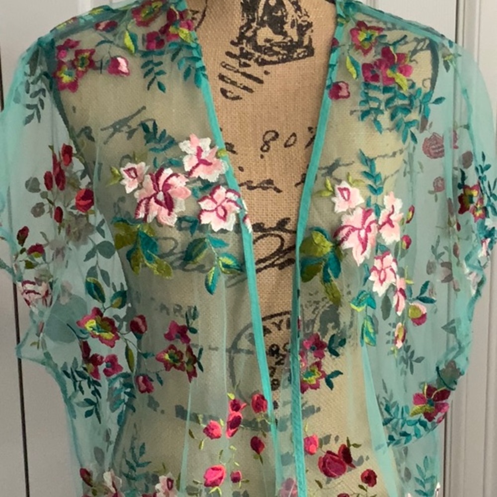 Women’s embroidered Coverup/Duster. Size Large, Teal, Shades of Pink, Stunning! - Picture 3 of 6